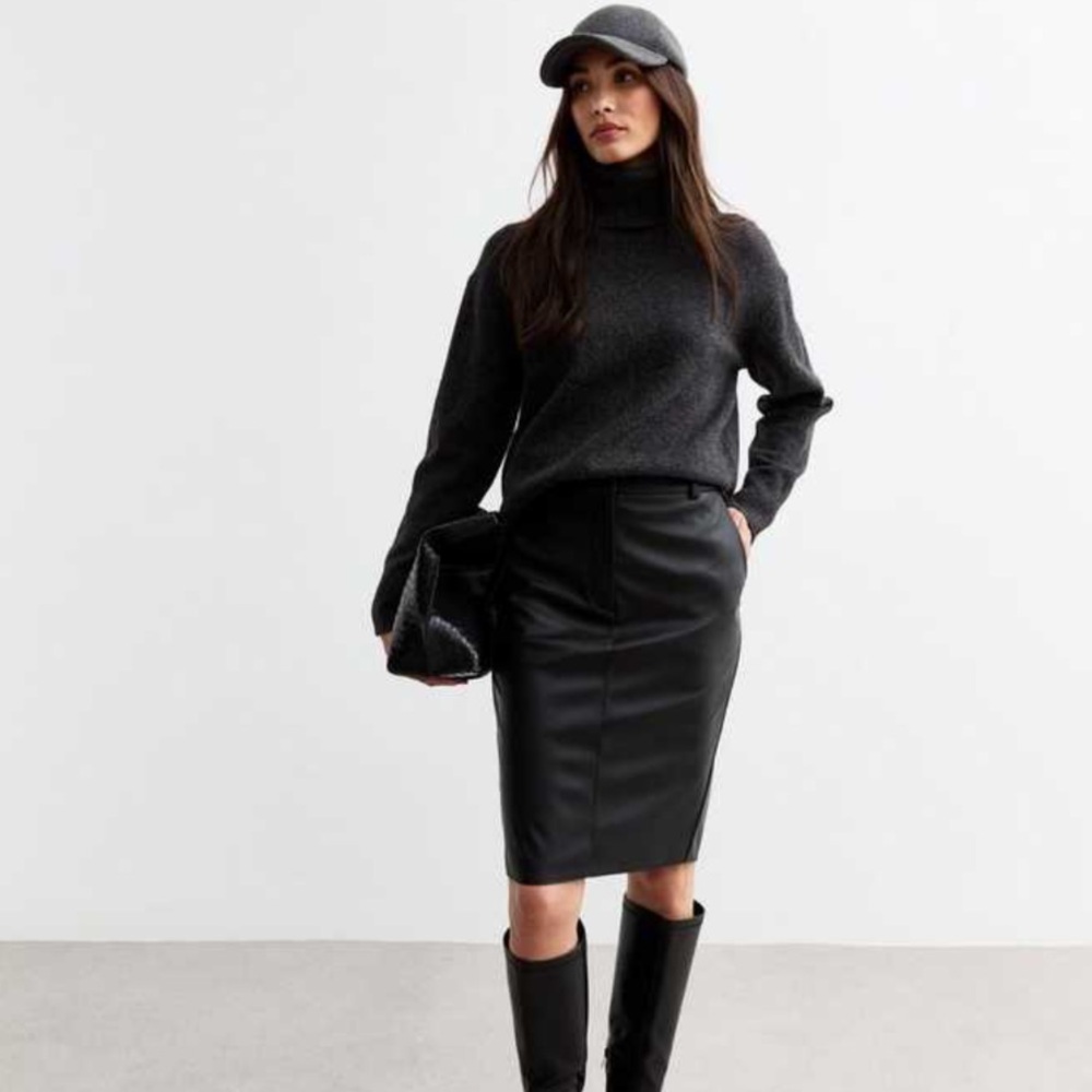 VTG NWT Black Leather Knee Length Skirt